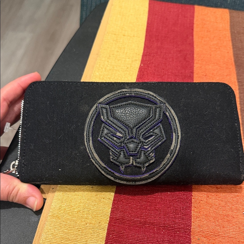 Loungefly Black Marvel Zip Wallet with Logo Plate - Picture 2 of 4